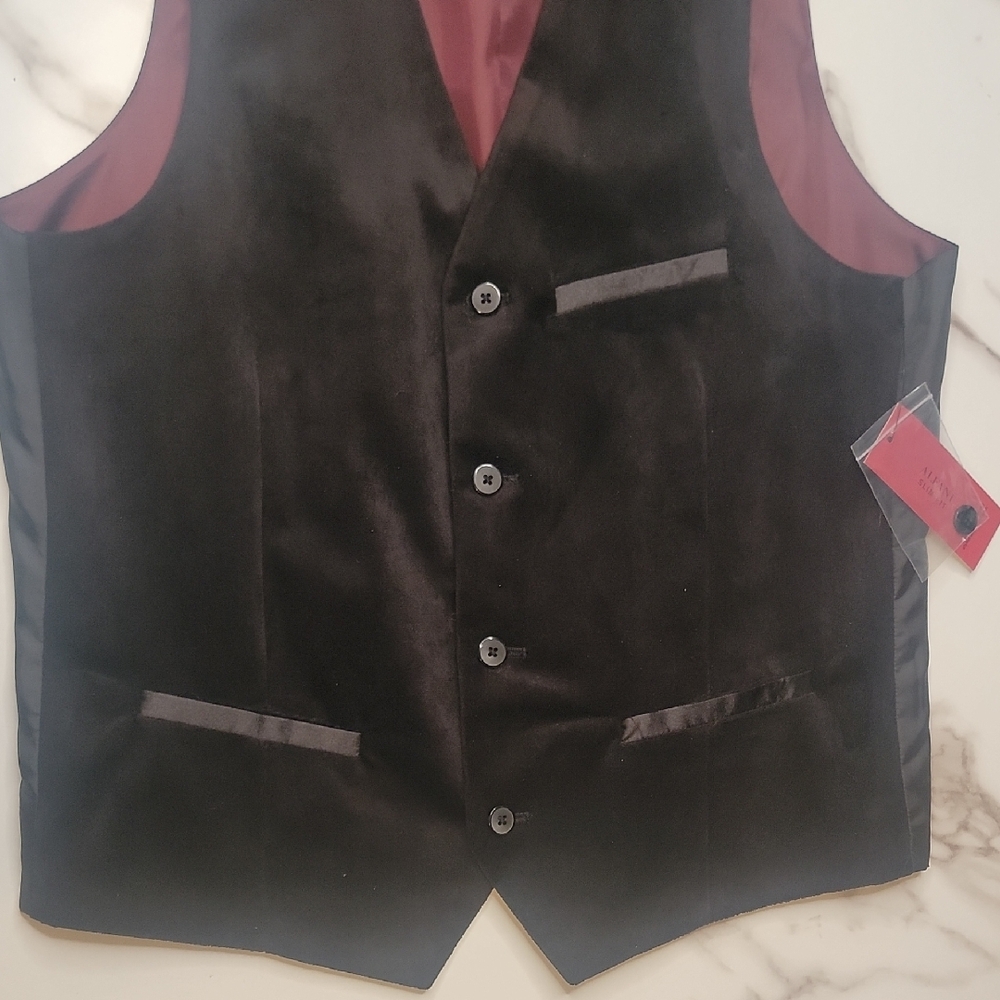 Alfani Black Velvet Vest with Burgundy Lining - Picture 2 of 7